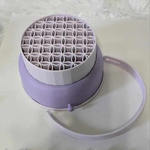 Makeup Brush Cleaning Bucket - Picture 2 of 5